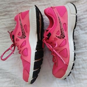 nike revolution 2 womens junk